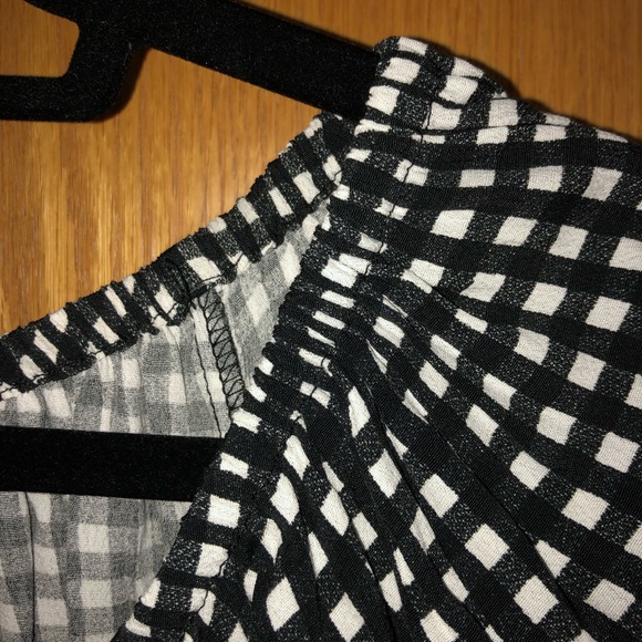 Cropped Off the shoulder top!! - Picture 4 of 5